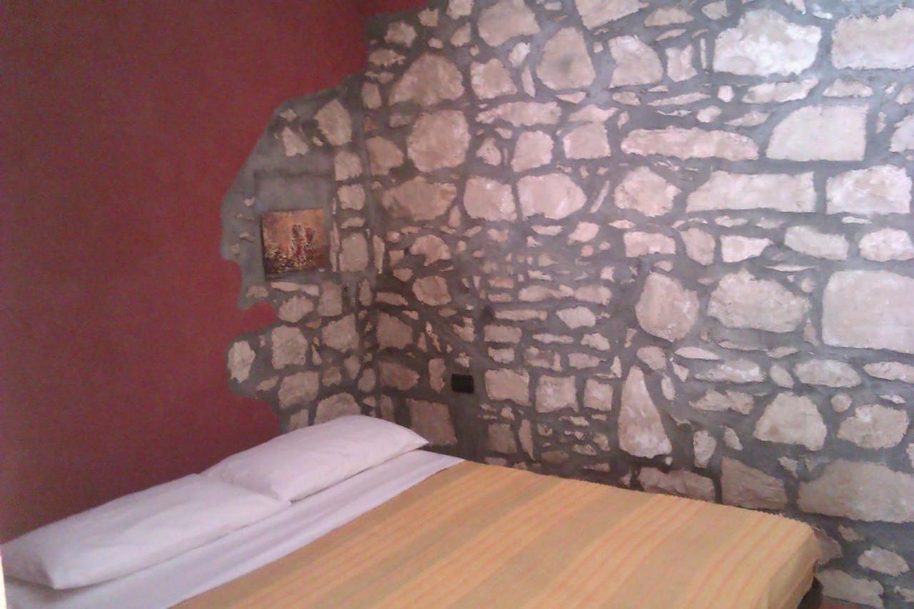 Vento Del Sud Guest House Chiaramonte Gulfi Luaran gambar