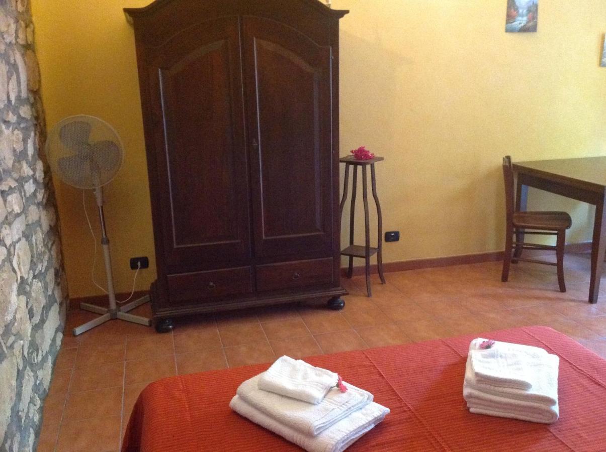 Vento Del Sud Guest House Chiaramonte Gulfi Bilik gambar